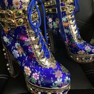 Azalea Wang Boots blue floral faux silk